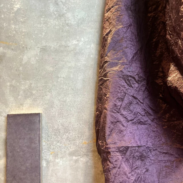 Quando la seta accarezza la pietra...essa crea Poesia ... 💜
#tattiniidraulica1958#interiordesign#dettaglidiseta#homedecor#bagno#rivestimenti#passionebagno#chiaviinmano#bathroomdesign#bathroom#progettazione#progettazionedinterni#homedecoration#ideabagno#bathroominspiration#madeinitaly#novembre#viola#ravenna#bologna#imola